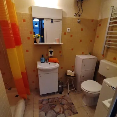 Entrance Apartment *