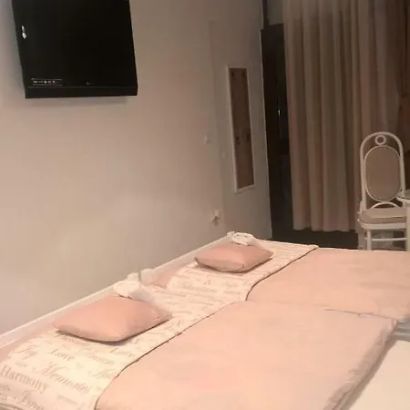 Apartment Entrance Split