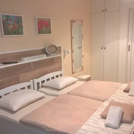 Entrance Apartment *